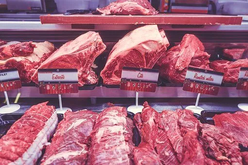 В Смоленской области пресечен нелегальный ввоз около 800 кг мясной продукции под видом инструментов и запасных частей для автомобилей