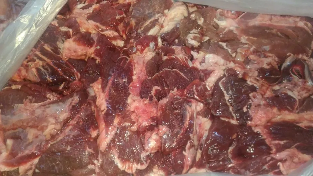фотография продукта Мясо голов говяжье со щекой